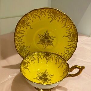 EUC VTG COALPORT YELLOW BONE CHINA TEACUP AND SAUCER WITH GOLD FILIGREE